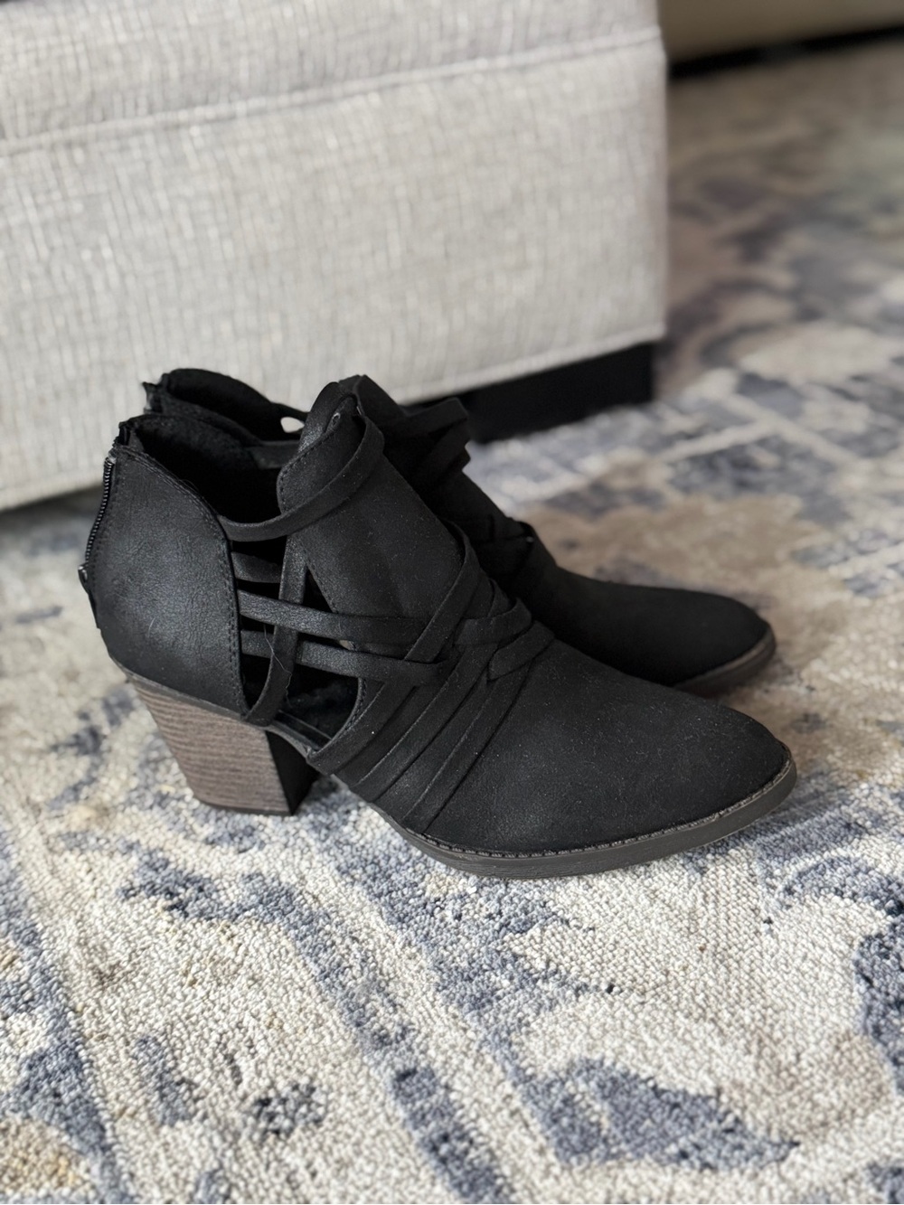 Women's Black Wrap-Detail Ankle Boots - Picture 2 of 6